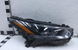 Фара правая для Toyota Highlander 2025 года на фотографиях