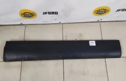 накладка на дверь передняя правая для Land Rover Discovery L462 2016+