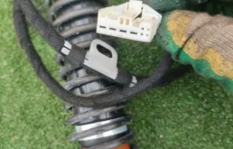 Амортизатор багажника правый для BMW 7er 2012 года на фотографиях