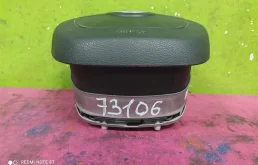 Подушка безопасности водителя для Skoda Rapid 2017 года на фотографиях