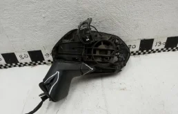 Стекла и зеркала для Toyota Corolla 2025 года на фотографиях