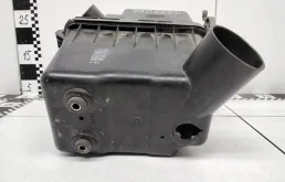 Корпус воздушного фильтра для Toyota RAV4 2013 года на фотографиях