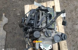 Двигатель без навесного для Volkswagen Polo 2010 года на фотографиях