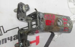 ПЕТЛЯ ДВЕРИ MITSUBISHI ПЕРЕДНЯЯ ЛЕВАЯ НИЖНЯЯ MR302271