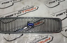 РЕШЕТКА РАДИАТОРА VOLVO 8693346  RE430Z