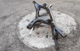 Задний подрамник для Mitsubishi ASX 2010 года на фотографиях