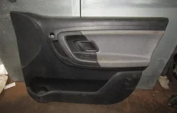 Обшивка двери передней правой Fabia 2007-2015