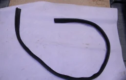 Уплотнитель двери Duster 2012>