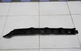 Направляющая заднего бампера правая Octavia (A5 1Z-) 2004-2013