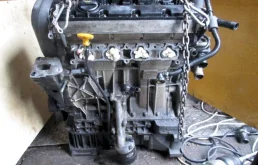 Двигатель без навесного для Peugeot 406 на фотографиях