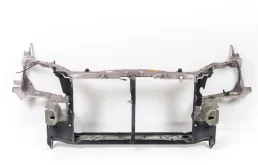 Усилитель переднего бампера для Toyota Corolla 2007 года на фотографиях