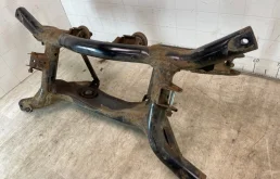 Задний подрамник для Mitsubishi ASX 2015 года на фотографиях