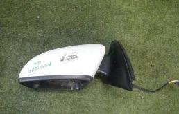 Стекла и зеркала для Skoda Rapid 2018 года на фотографиях