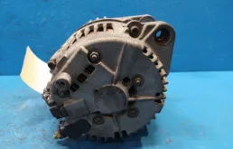 Генератор для Nissan X-Trail 2001 года на фотографиях