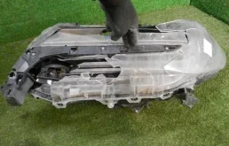 Фары для Toyota Alphard на фотографиях