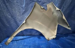 Крылья для Toyota Alphard 2005 года на фотографиях