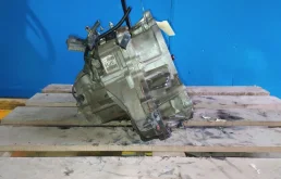 АКПП для Opel Vectra 2002 года на фотографиях