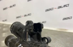 Корпус термостата системы охлаждения ДВС для Citroen C5 2012 года на фотографиях