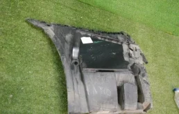 Кронштейн заднего бампера левый для BMW 5er 2018 года на фотографиях