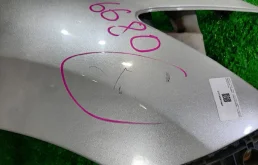 Крыло правое для Toyota Corolla 2009 года на фотографиях