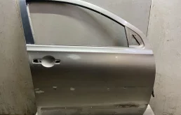 Дверь передняя правая Nissan Qashqai J10 дефект