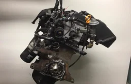 Двигатель без навесного для Volkswagen Polo 1999 года на фотографиях