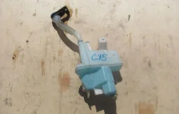 Бачок омывателя для Mazda CX 5 2016 года на фотографиях