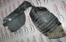 	63844JK000	Передняя часть защиты переднего правого  для Infiniti G V36 2006-2009