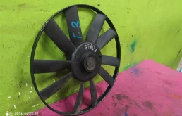 Вентилятор радиатора охлаждения ДВС для Volkswagen Golf 1997 года на фотографиях