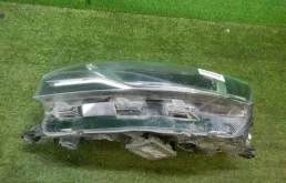 Фара ксенон левая для Skoda Rapid на фотографиях