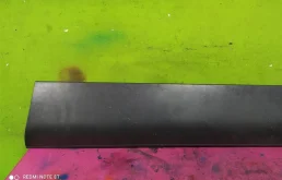 Молдинг двери передний правый для Audi Q7 2009 года на фотографиях