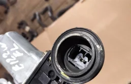 Мотор стеклоподъемника передний левый для Toyota Corolla на фотографиях