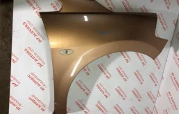 Крылья для Nissan Tiida 2012 года на фотографиях