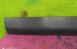 Молдинг передней левой двери для Audi Q7 на фотографиях