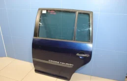 Дверь задняя левая для Volkswagen Touran 2009 года на фотографиях