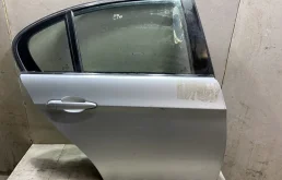 Дверь задняя правая BMW E90