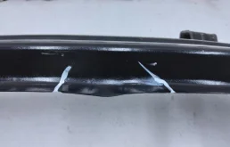 Усилитель заднего бампера для Hyundai Solaris 2014 года на фотографиях