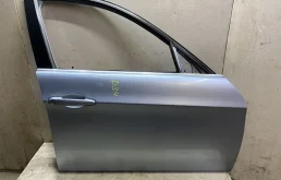 Дверь передняя правая BMW E90