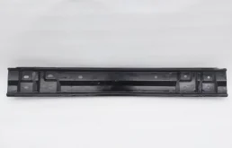 Усилитель переднего бампера для Toyota Corolla 2016 года на фотографиях