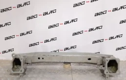 Усилитель переднего бампера для Volvo C30 на фотографиях