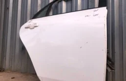 Дверь задняя правая для Toyota Corolla 2009 года на фотографиях