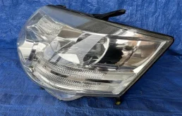 Фары для Toyota Alphard 2008 года на фотографиях