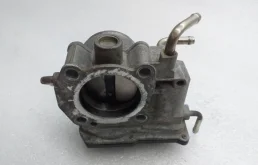 Дроссельная заслонка для Toyota RAV4 на фотографиях