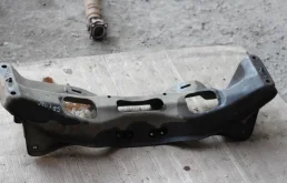 Подрамник двигателя для Subaru Impreza на фотографиях