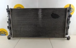 Радиатор охлаждения Volvo V50 2011 MW84