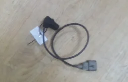 Датчик положение коленвала vag 06a906433c