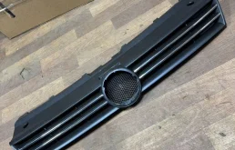 Решетка радиатора vw polo новая