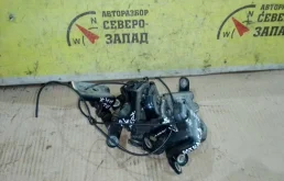Петля дверная Opel Astra 13501715 J, задняя левая