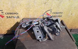Петля двери Toyota Hilux 2013 6873052010 KUN25 2KDFTV, передняя правая