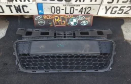Решетка бампера Hyundai i30 2008